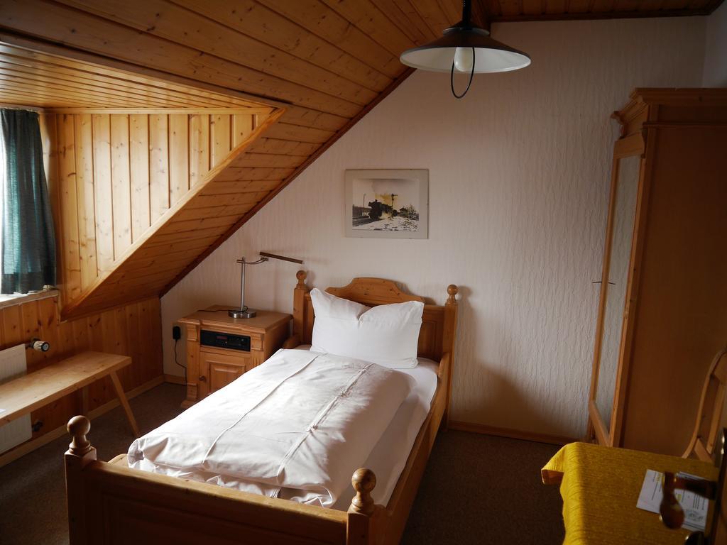 Hotel-Gasthof-Destille-Eisenbahn Mosbach  Eksteriør billede